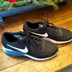 Nike AirMax shoes NWOB 7Y